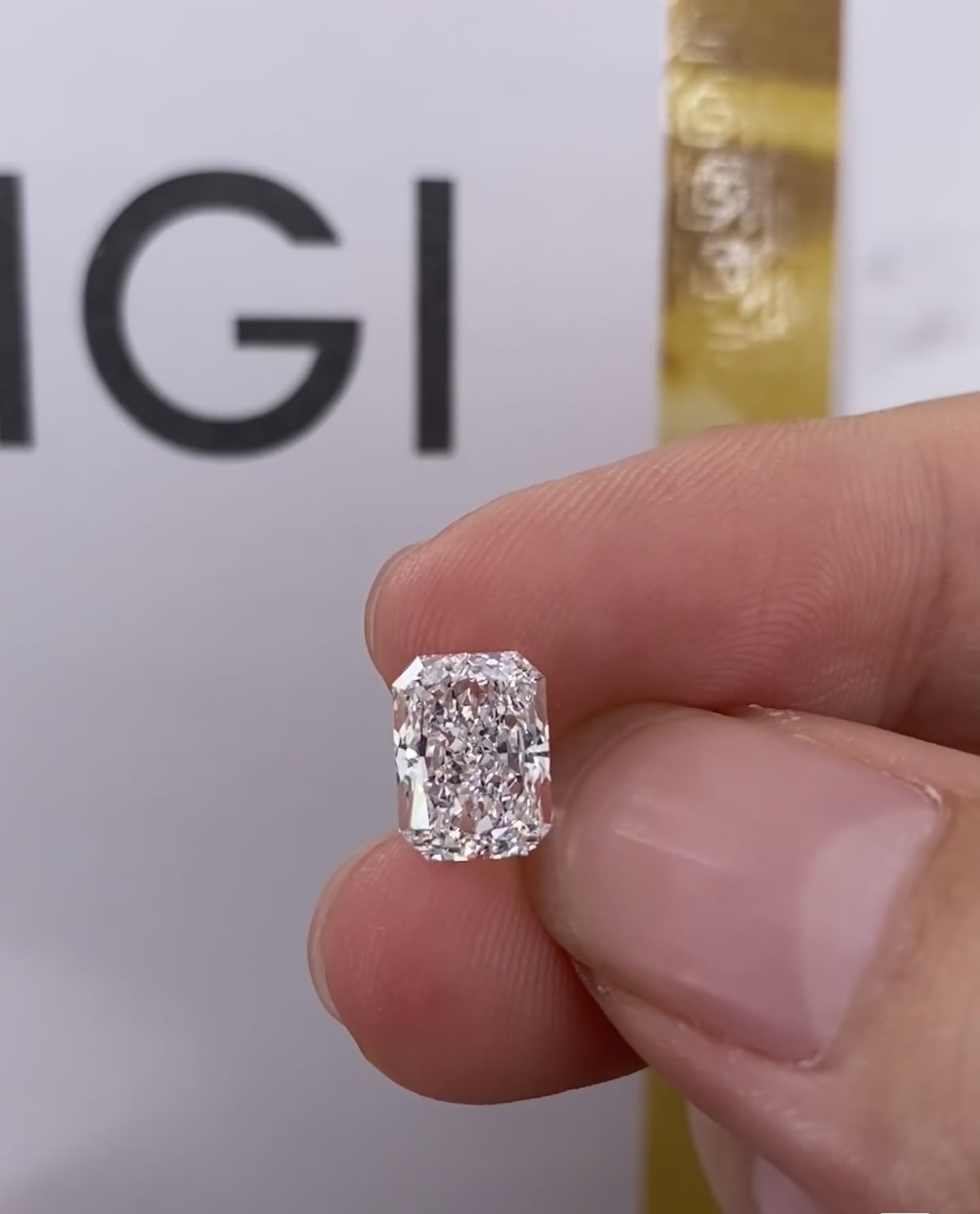 IGI Certified Radiant Cut Lab  - Vs Smartwatch บทวิจารณ์และราคา